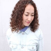 画像2292：スパイラルパーマ・くるくるセット・グレージュ・ナディア